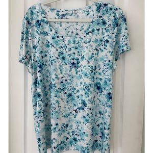 Beautiful Croft & Barrow blouse - blue